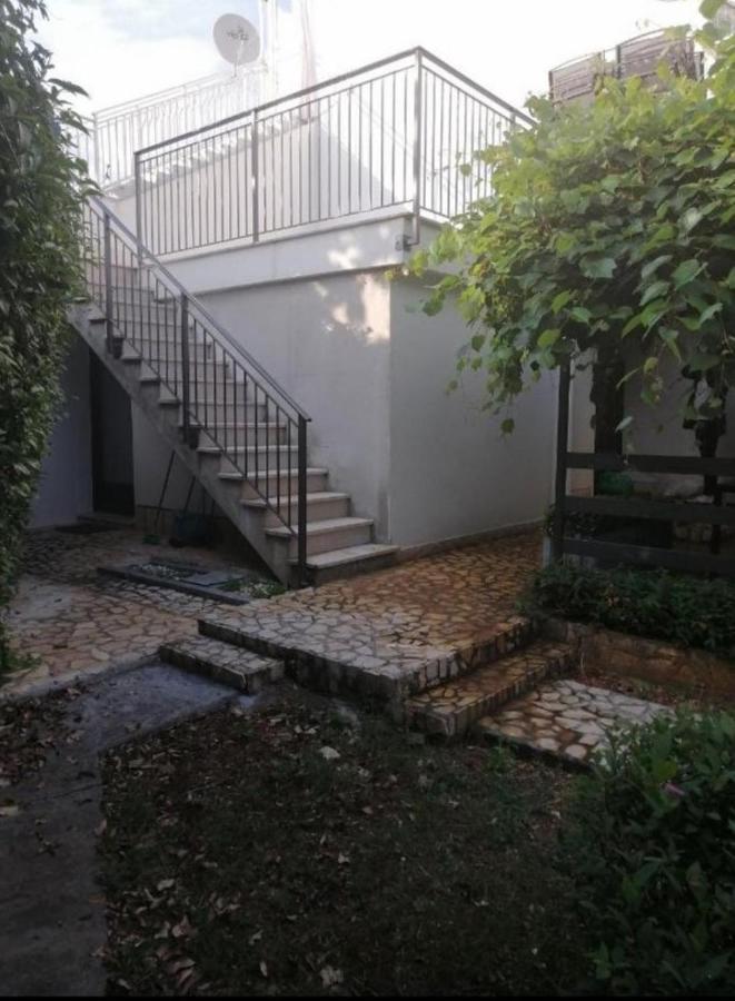 Sara Apartman *