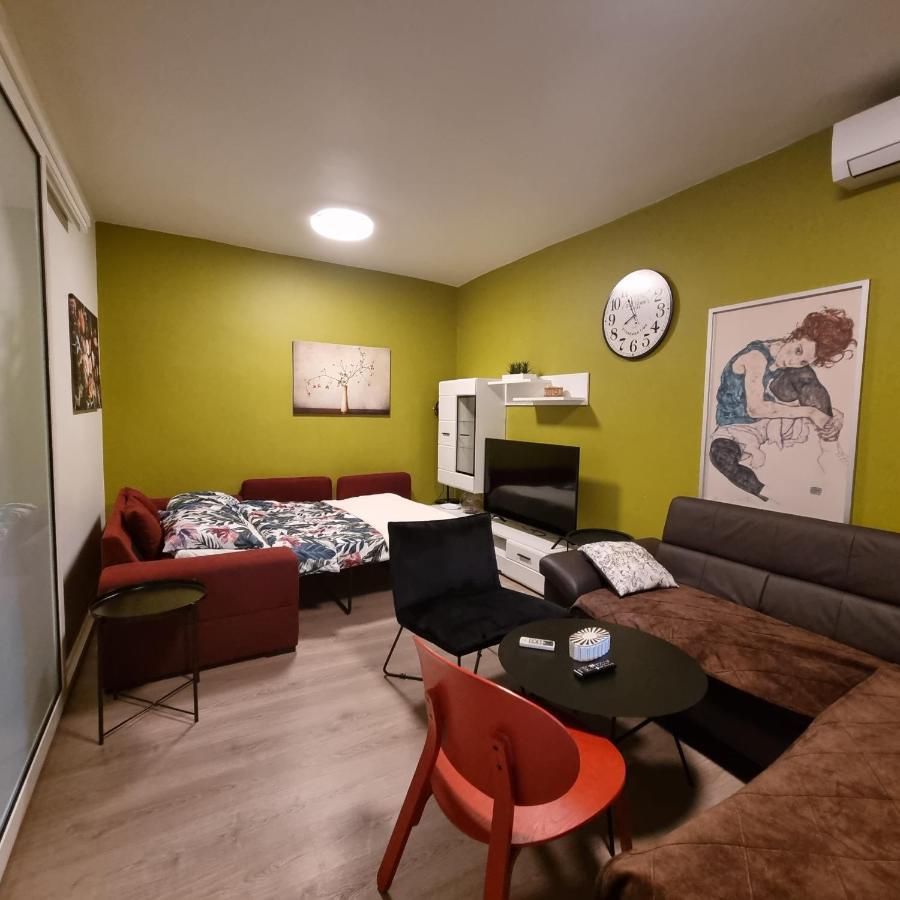 Sara Apartman *